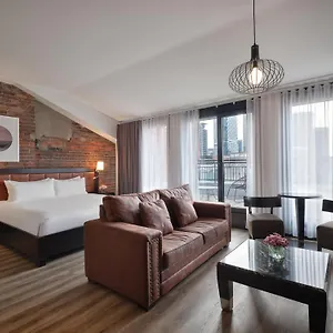 Place D'armes Hotel Montreal