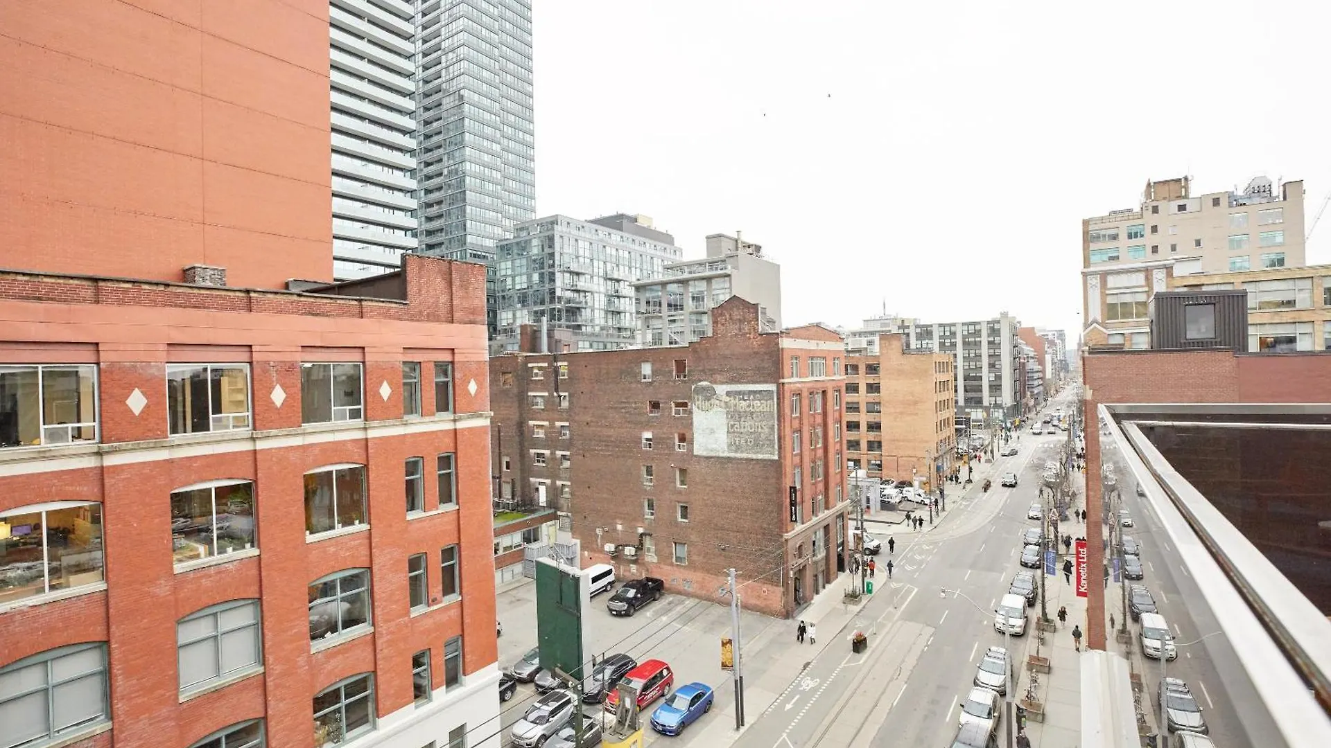 Hotel Sonder The Slate Toronto