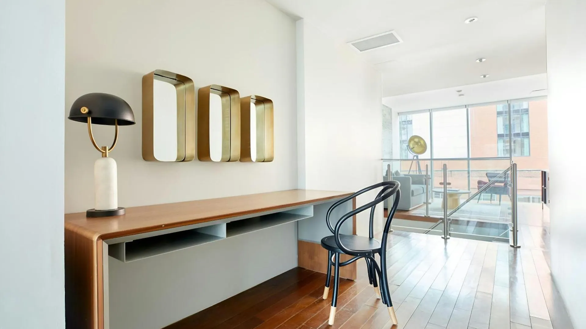 ****  The Slate Hotel Downtown, Sonder By Marriott Bonvoy Toronto Canada