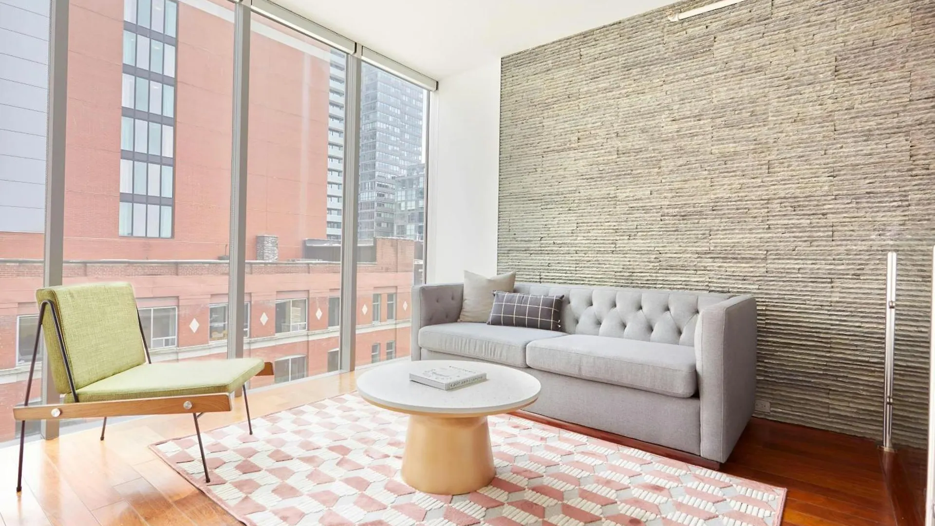 ****  The Slate Hotel Downtown, Sonder By Marriott Bonvoy Toronto Canada