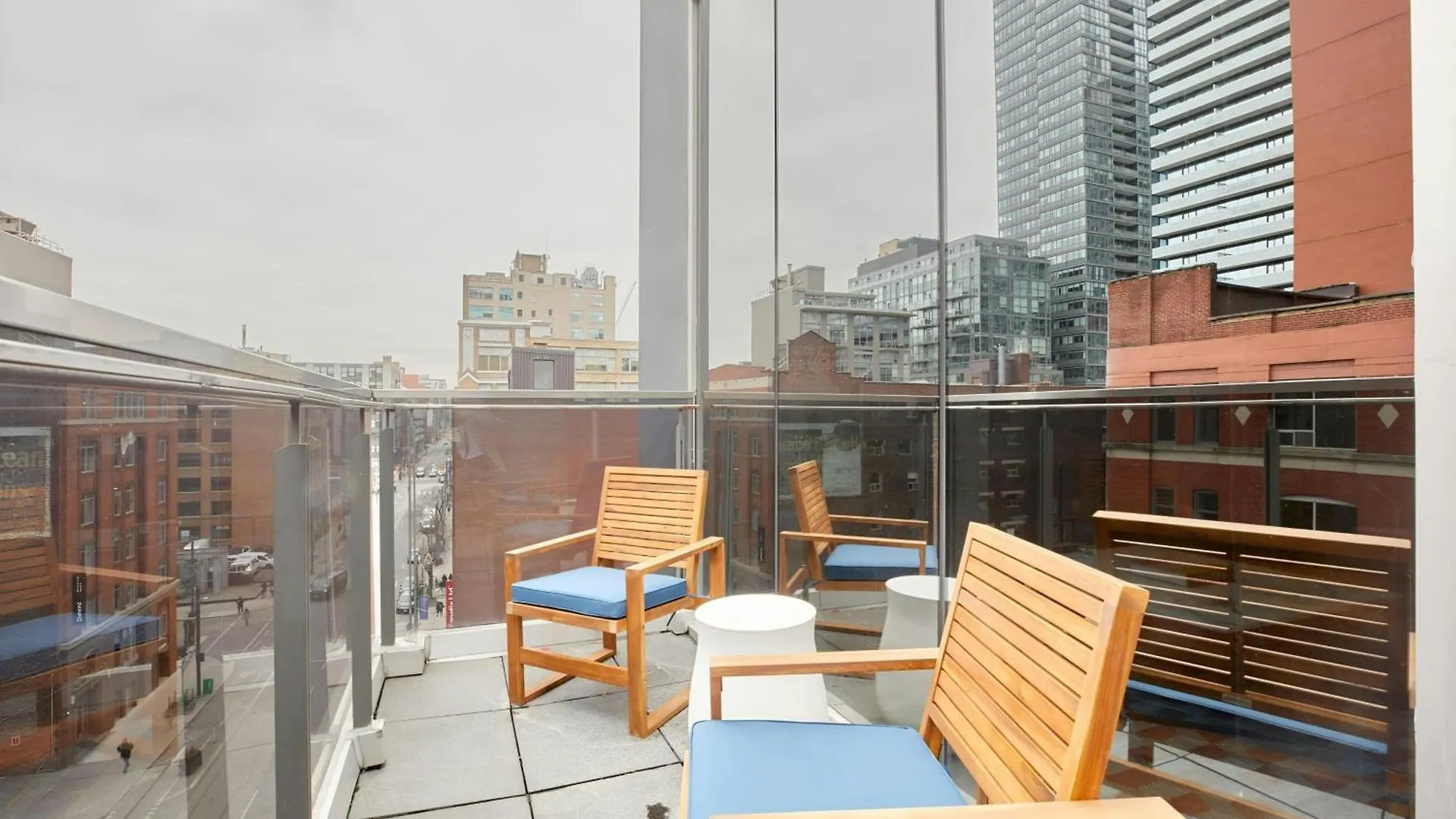 ****  The Slate Hotel Downtown, Sonder By Marriott Bonvoy Toronto Canada