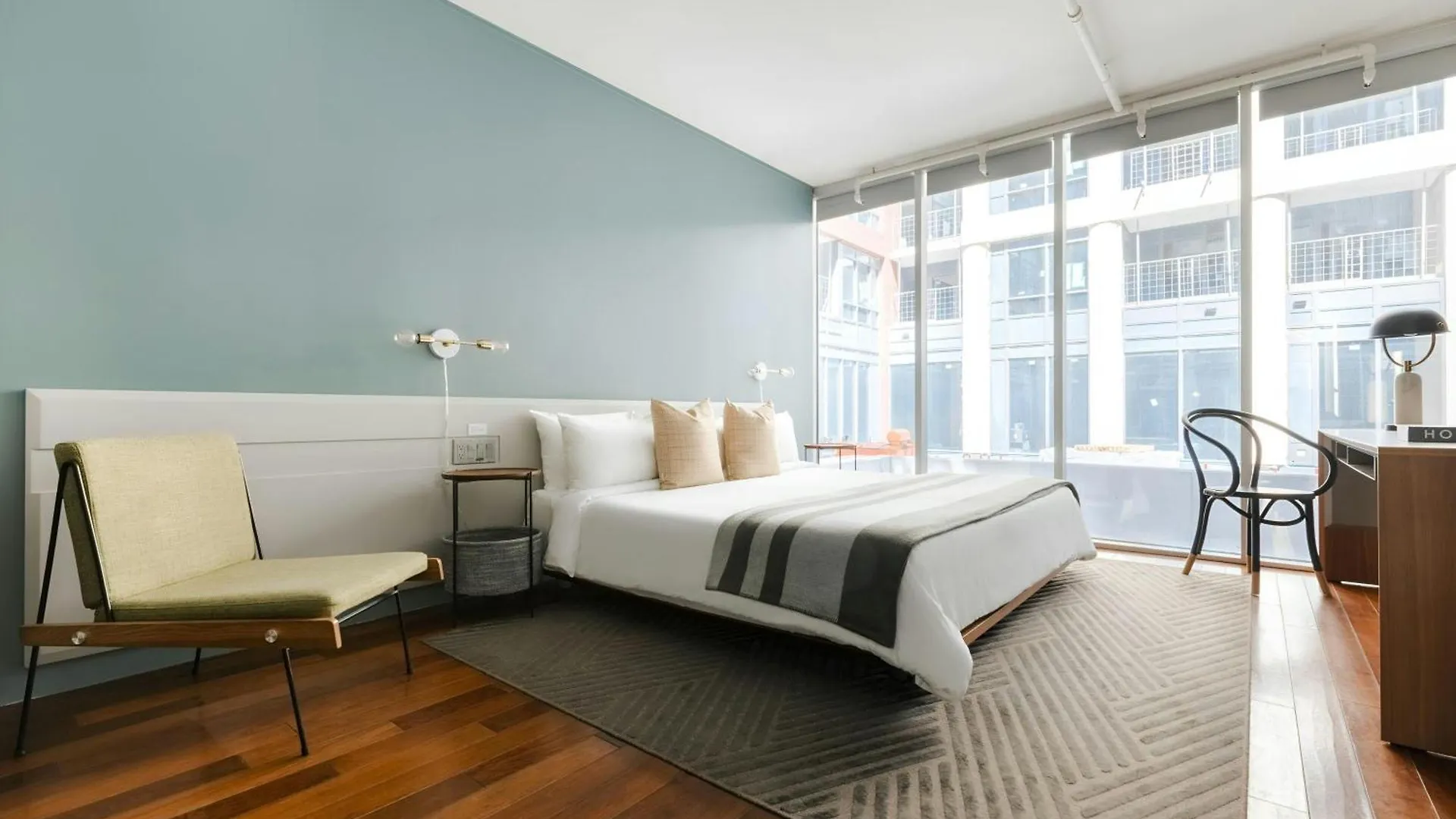 The Slate Hotel Downtown, Sonder By Marriott Bonvoy Toronto 4*,  Canada