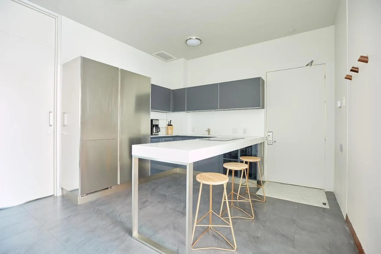 Hotel Sonder The Slate Toronto
